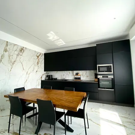 Glicine Apartment